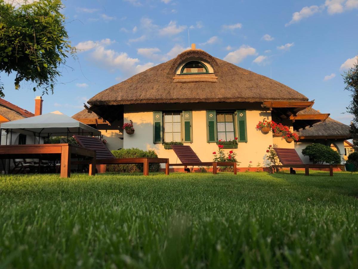 Budafok Panzio Bed & Breakfast *
